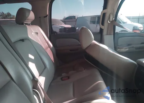 2007 Chevrolet Suburban 1500 Lt z USA, uszkodzony, nr VIN 3GNFC16J27G132553